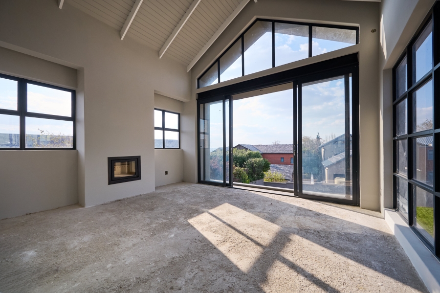 5 Bedroom Property for Sale in Waterfall Country Estate Gauteng