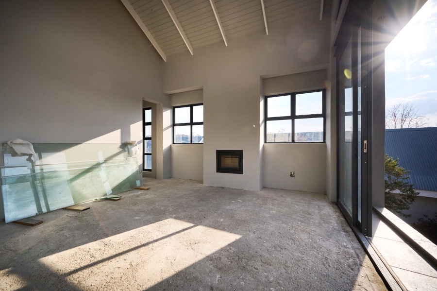 5 Bedroom Property for Sale in Waterfall Country Estate Gauteng