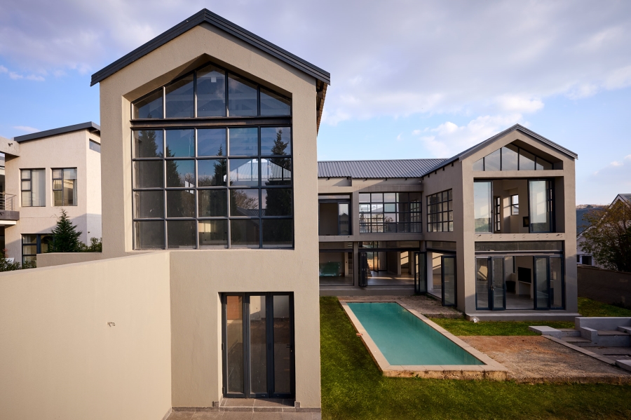 5 Bedroom Property for Sale in Waterfall Country Estate Gauteng