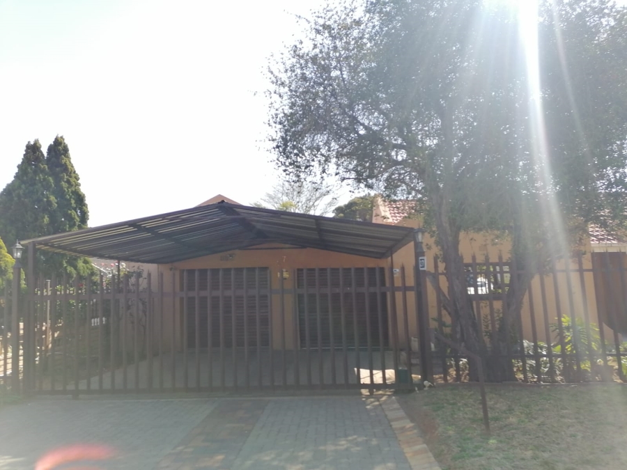 3 Bedroom Property for Sale in Birchleigh North Gauteng
