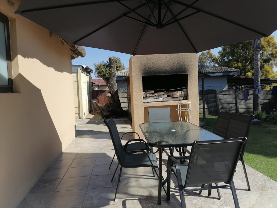 3 Bedroom Property for Sale in Birchleigh North Gauteng