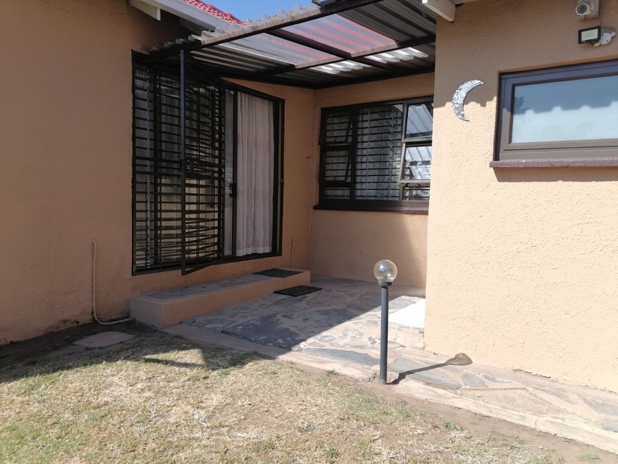 3 Bedroom Property for Sale in Birchleigh North Gauteng
