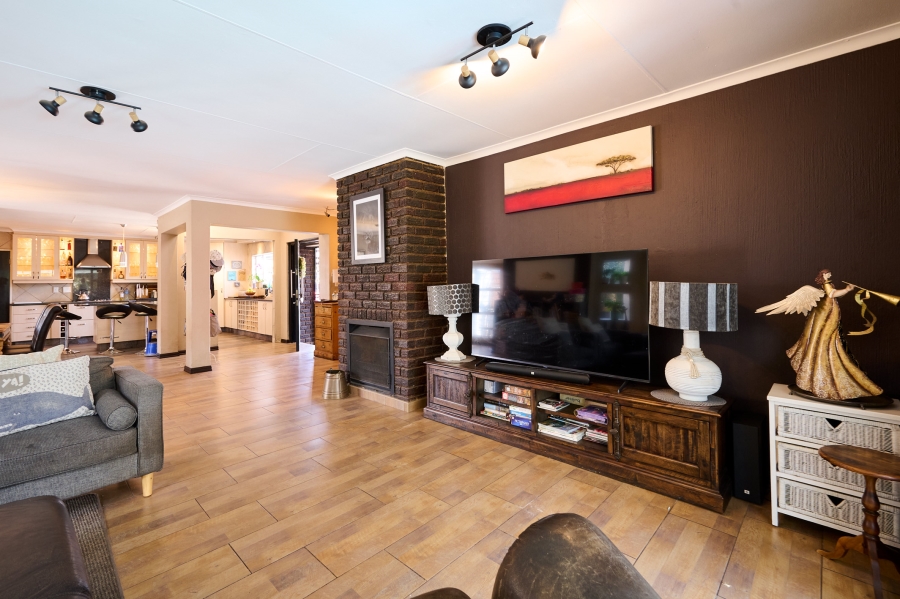 3 Bedroom Property for Sale in Vorna Valley Gauteng
