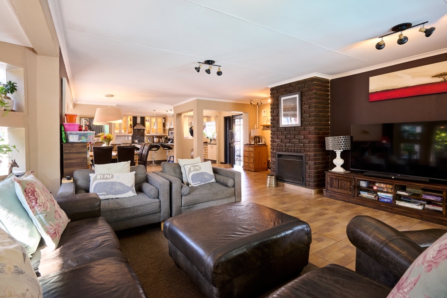 3 Bedroom Property for Sale in Vorna Valley Gauteng