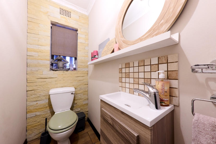 3 Bedroom Property for Sale in Vorna Valley Gauteng