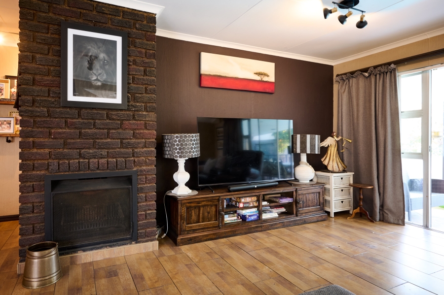 3 Bedroom Property for Sale in Vorna Valley Gauteng