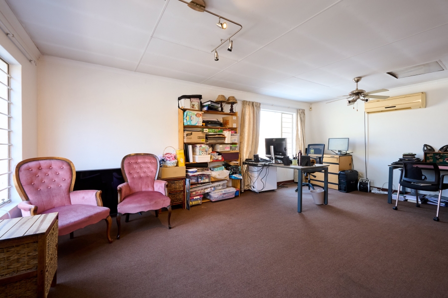 3 Bedroom Property for Sale in Vorna Valley Gauteng