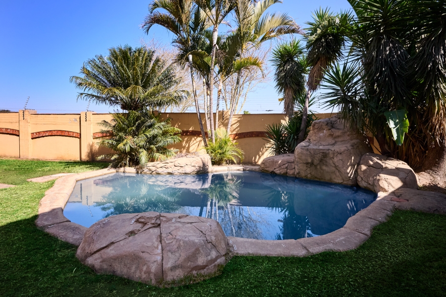 4 Bedroom Property for Sale in Erand Gardens Gauteng