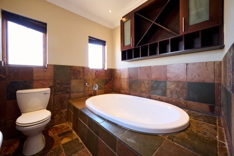 4 Bedroom Property for Sale in Erand Gardens Gauteng