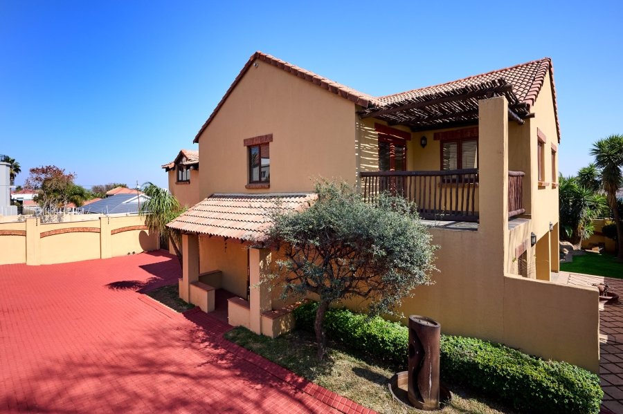 4 Bedroom Property for Sale in Erand Gardens Gauteng