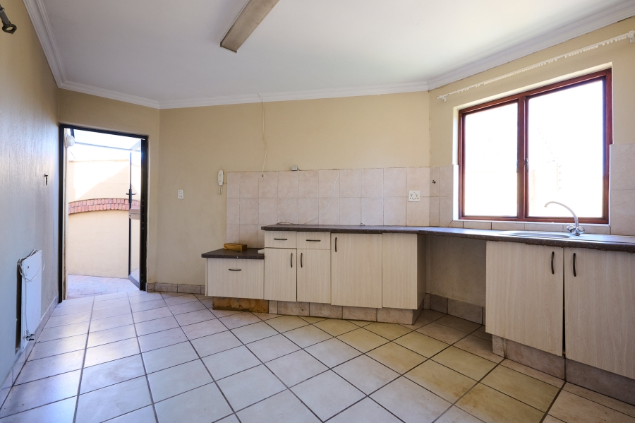 4 Bedroom Property for Sale in Erand Gardens Gauteng