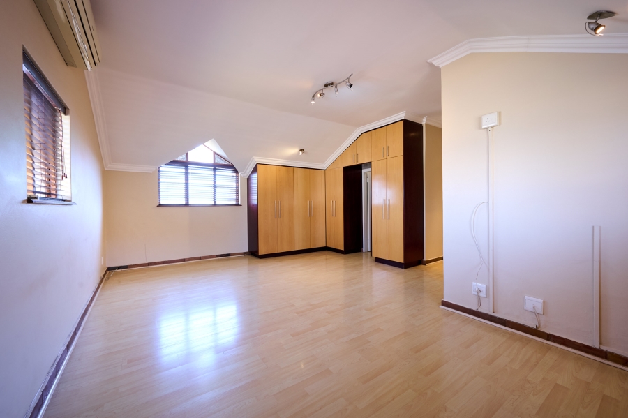 4 Bedroom Property for Sale in Erand Gardens Gauteng