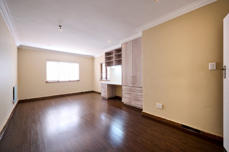 4 Bedroom Property for Sale in Erand Gardens Gauteng