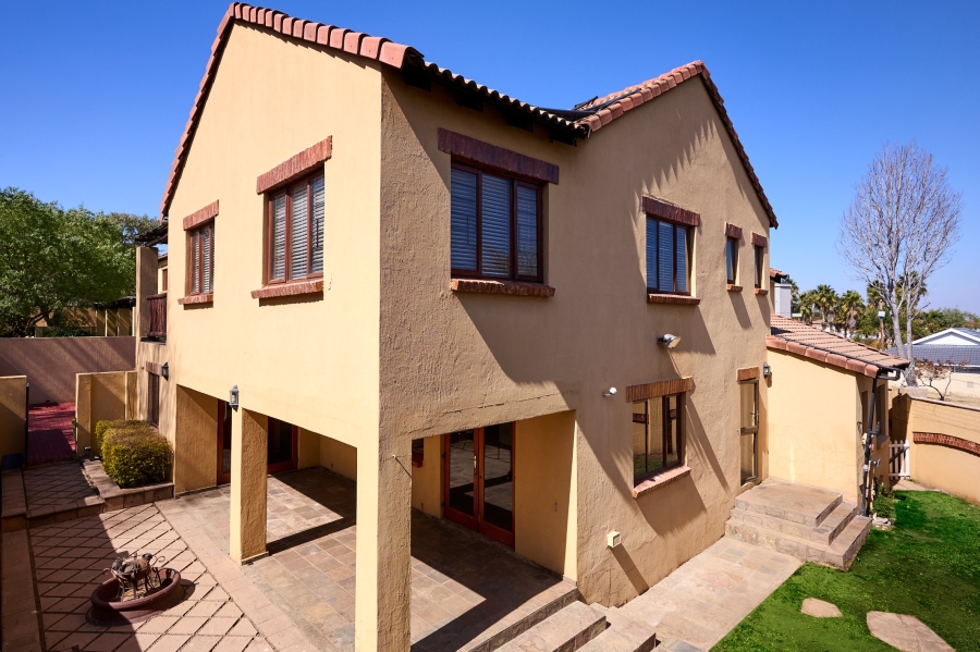 4 Bedroom Property for Sale in Erand Gardens Gauteng