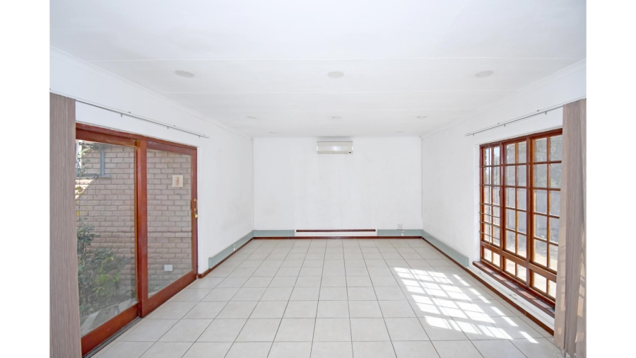 5 Bedroom Property for Sale in Glenferness Gauteng