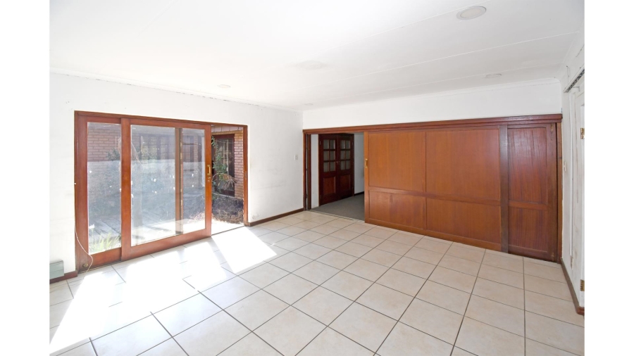 5 Bedroom Property for Sale in Glenferness Gauteng