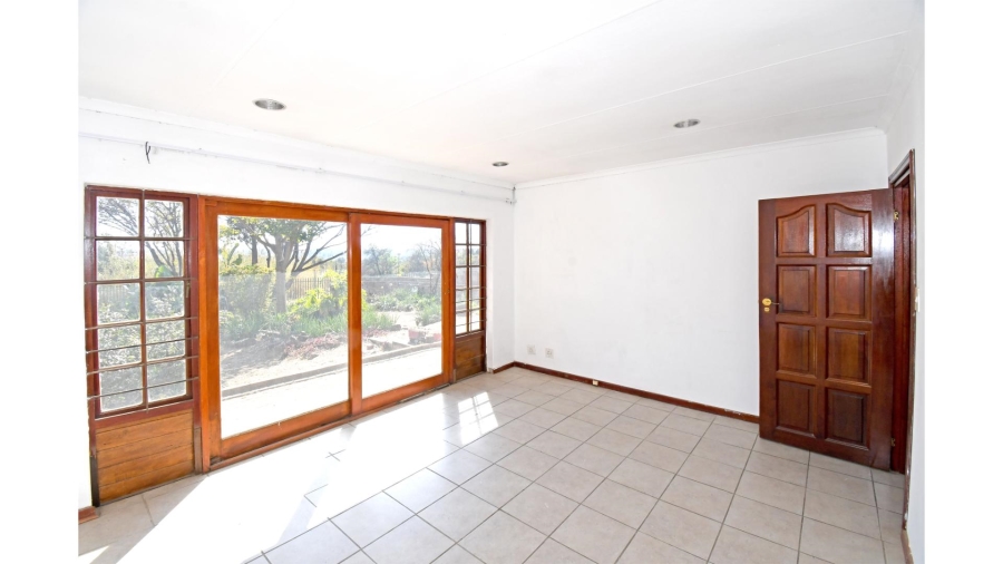 5 Bedroom Property for Sale in Glenferness Gauteng