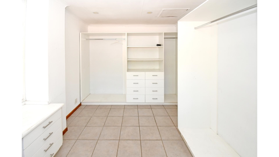 5 Bedroom Property for Sale in Glenferness Gauteng