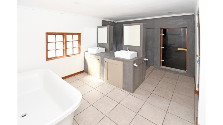 5 Bedroom Property for Sale in Glenferness Gauteng