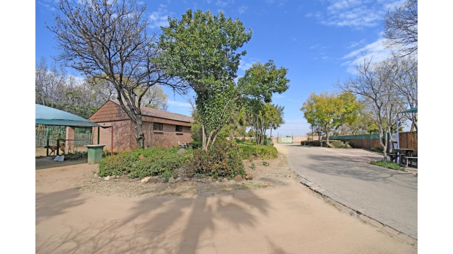 5 Bedroom Property for Sale in Glenferness Gauteng
