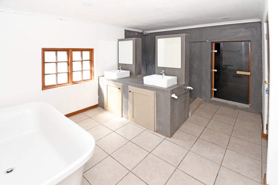 5 Bedroom Property for Sale in Glenferness Gauteng