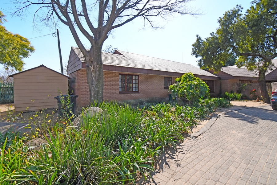 5 Bedroom Property for Sale in Glenferness Gauteng