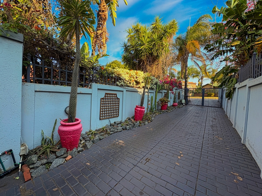 4 Bedroom Property for Sale in Theresa Park Gauteng