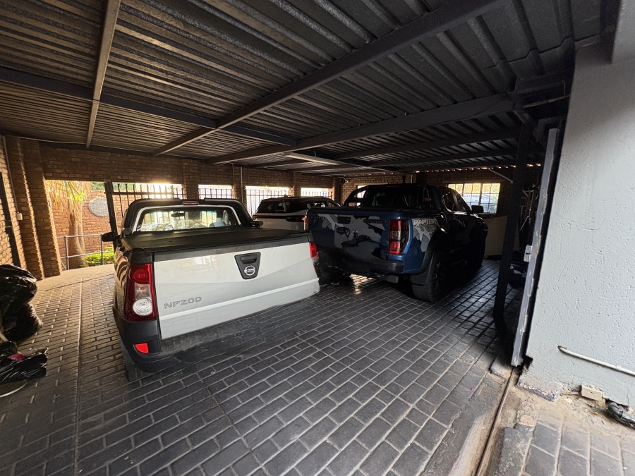 4 Bedroom Property for Sale in Theresa Park Gauteng