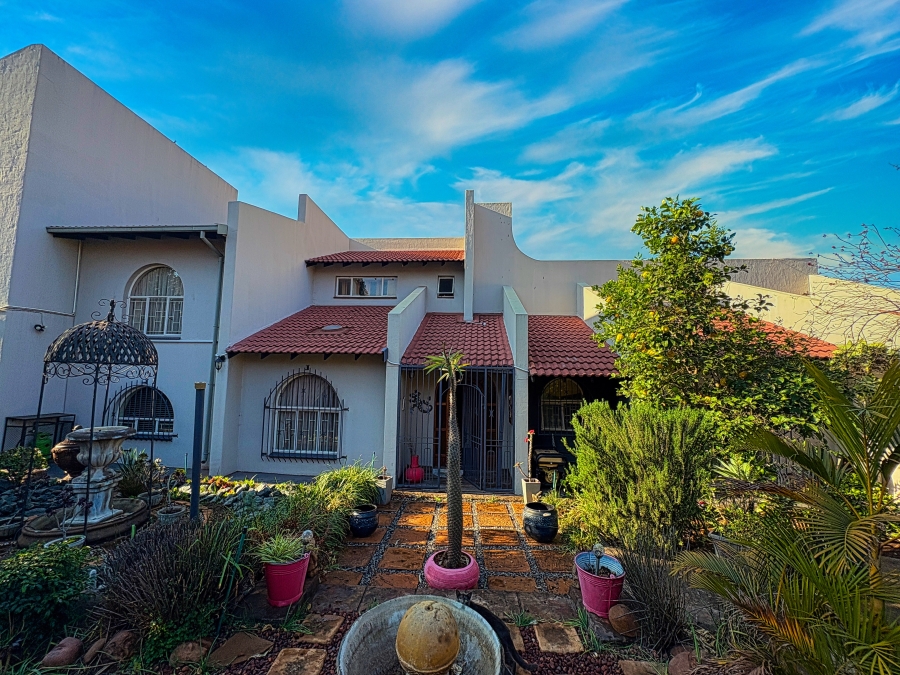 4 Bedroom Property for Sale in Theresa Park Gauteng