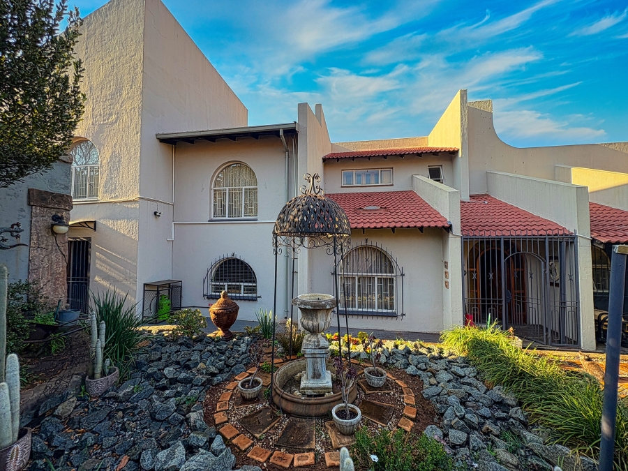 4 Bedroom Property for Sale in Theresa Park Gauteng