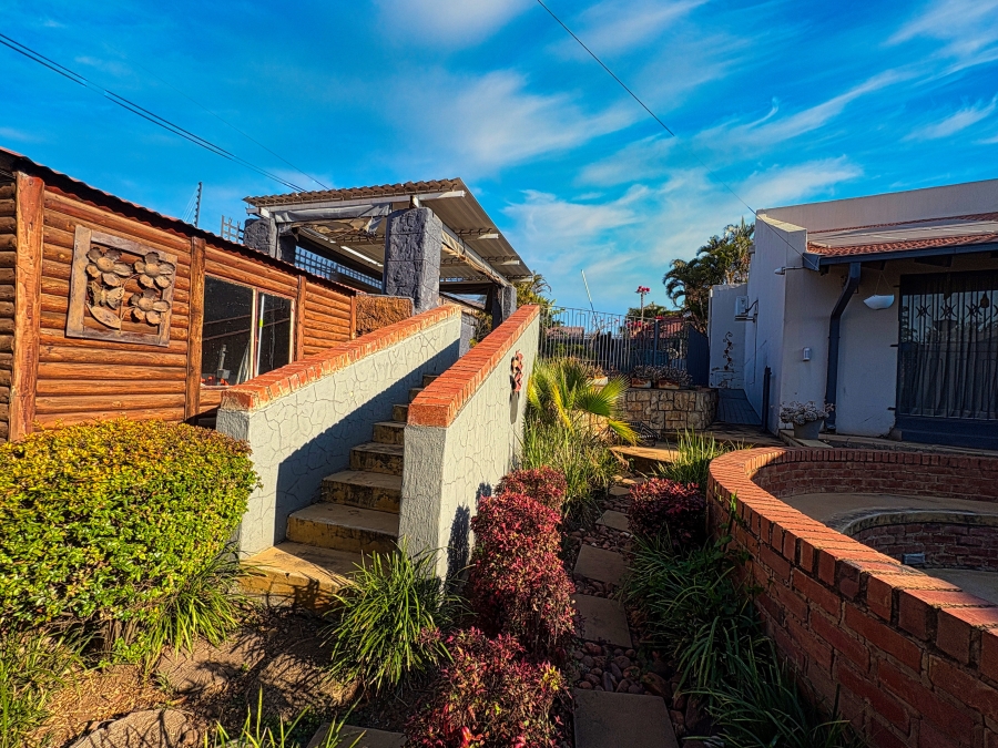 4 Bedroom Property for Sale in Theresa Park Gauteng