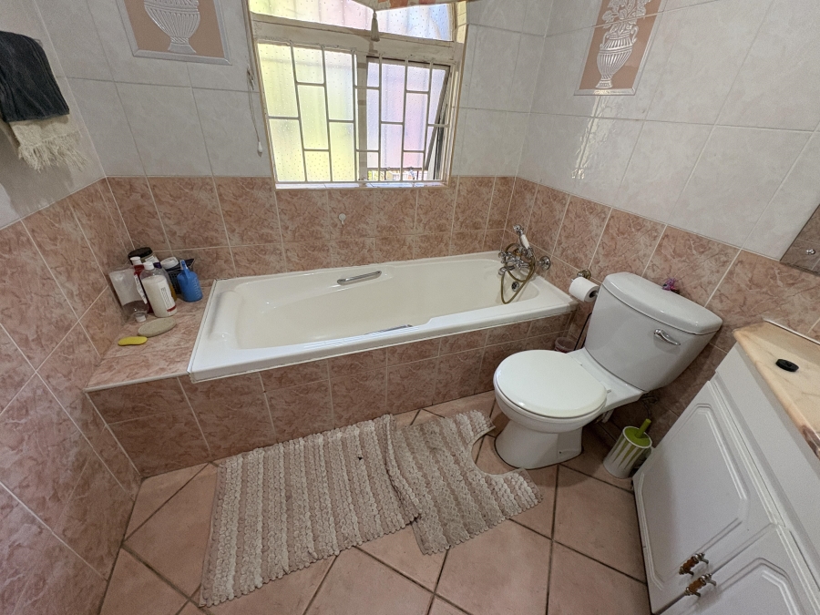 4 Bedroom Property for Sale in Theresa Park Gauteng