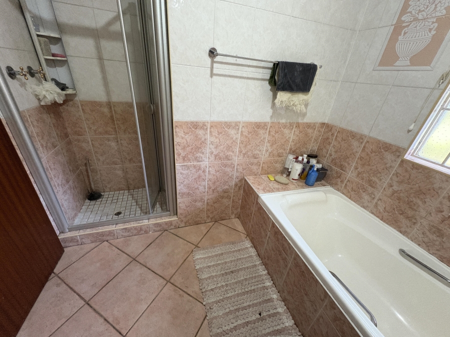 4 Bedroom Property for Sale in Theresa Park Gauteng