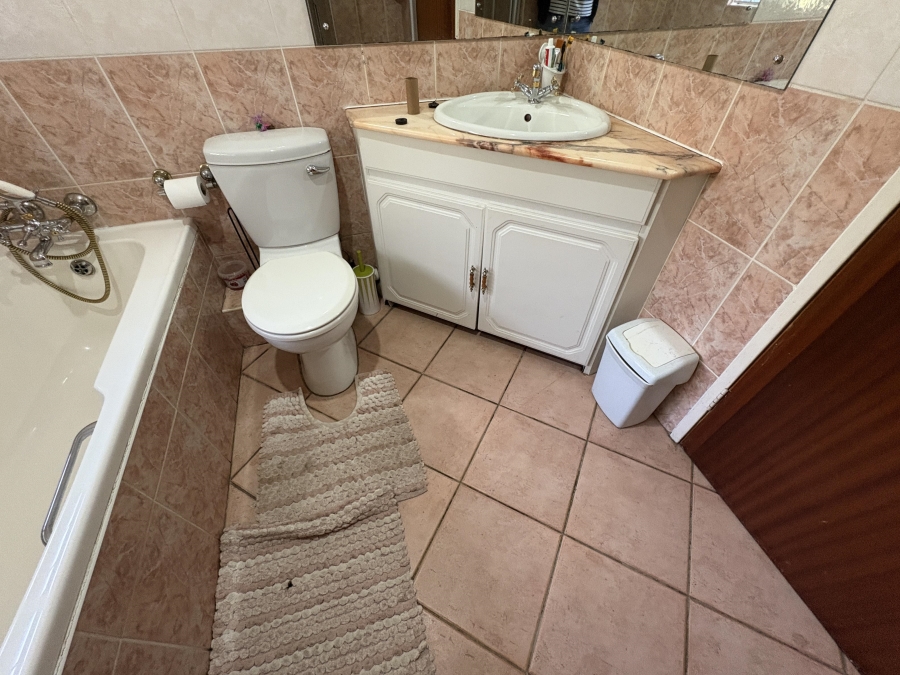 4 Bedroom Property for Sale in Theresa Park Gauteng