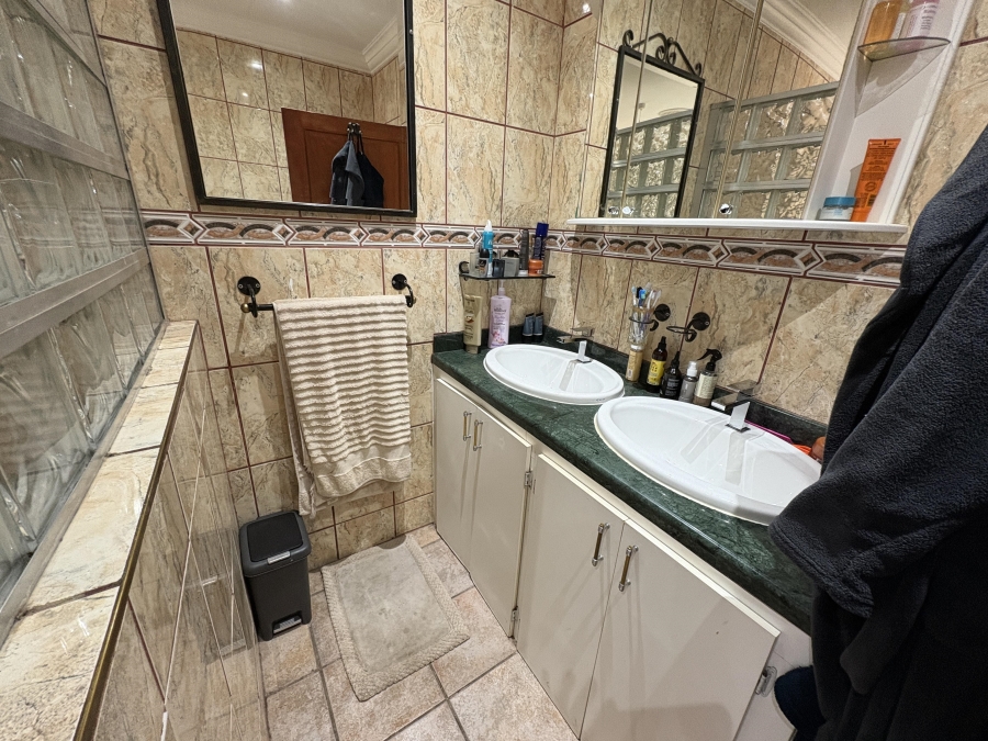 4 Bedroom Property for Sale in Theresa Park Gauteng
