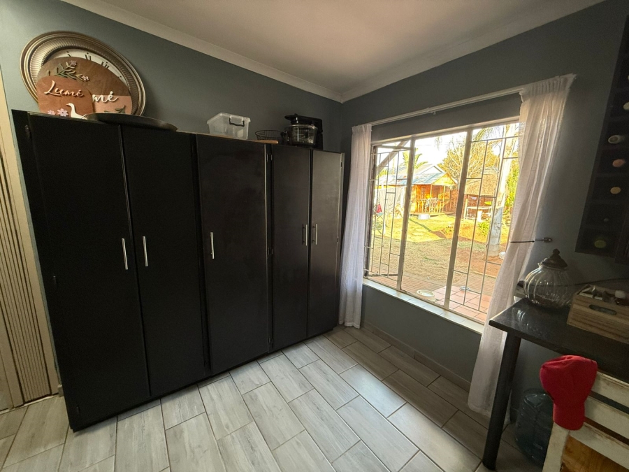 5 Bedroom Property for Sale in Pierre Van Ryneveld Gauteng