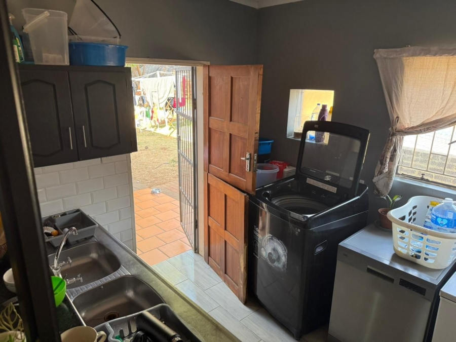5 Bedroom Property for Sale in Pierre Van Ryneveld Gauteng