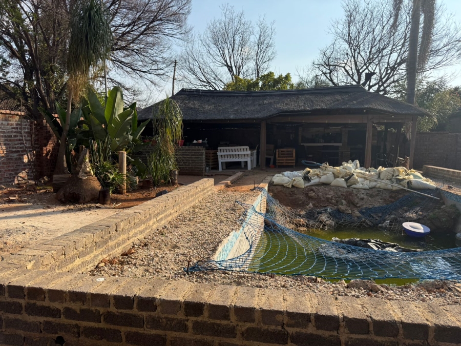 5 Bedroom Property for Sale in Pierre Van Ryneveld Gauteng