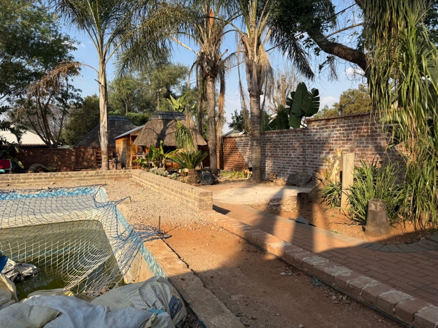 5 Bedroom Property for Sale in Pierre Van Ryneveld Gauteng