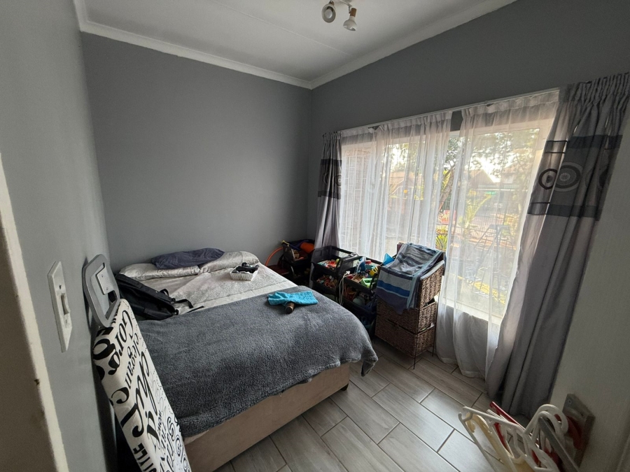 5 Bedroom Property for Sale in Pierre Van Ryneveld Gauteng