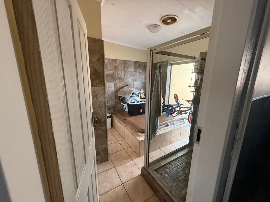 5 Bedroom Property for Sale in Pierre Van Ryneveld Gauteng
