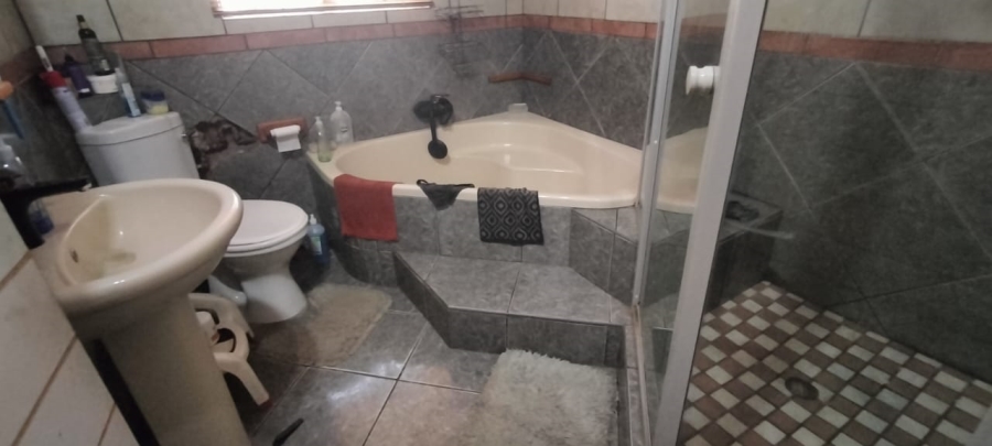 3 Bedroom Property for Sale in Hillside Gauteng