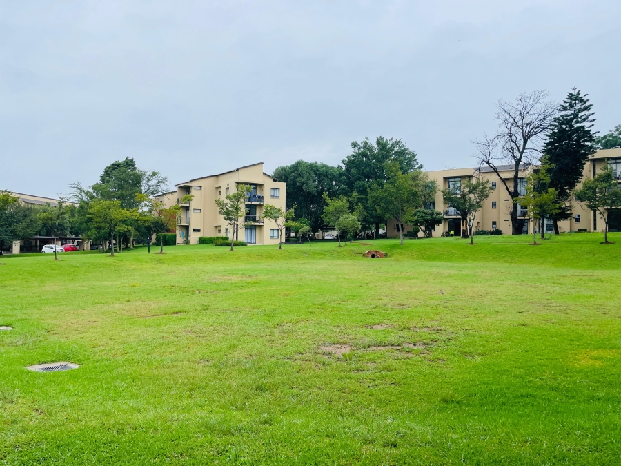 To Let 2 Bedroom Property for Rent in Jackal Creek Golf Estate Gauteng
