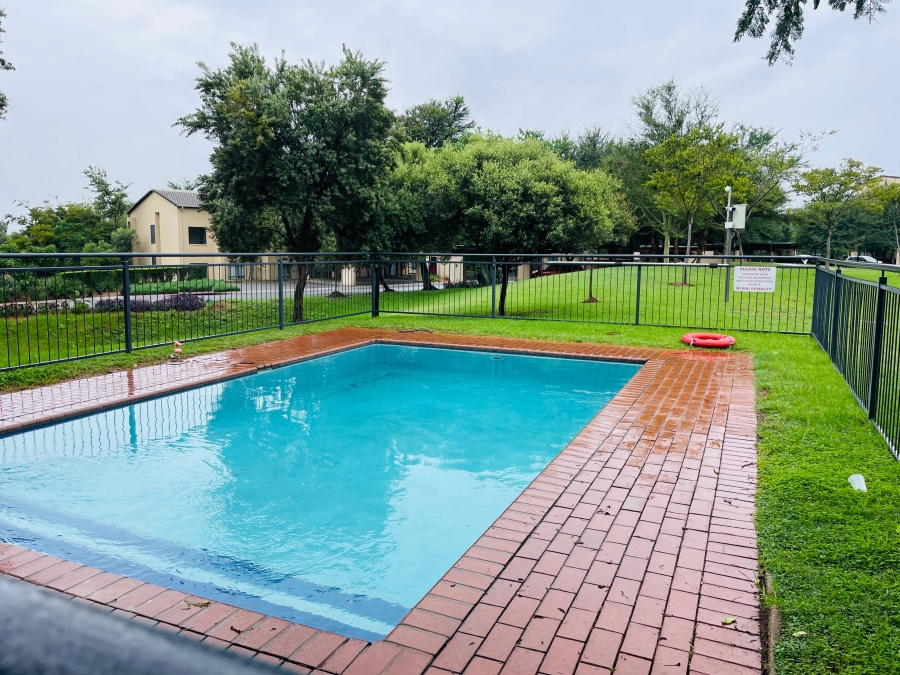 To Let 2 Bedroom Property for Rent in Jackal Creek Golf Estate Gauteng