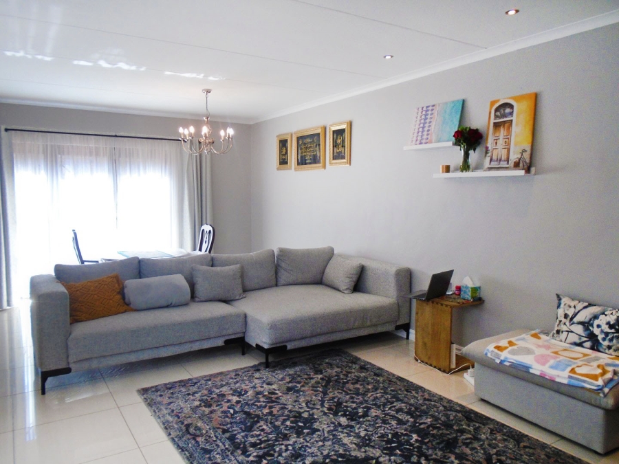 2 Bedroom Property for Sale in Strathavon Gauteng