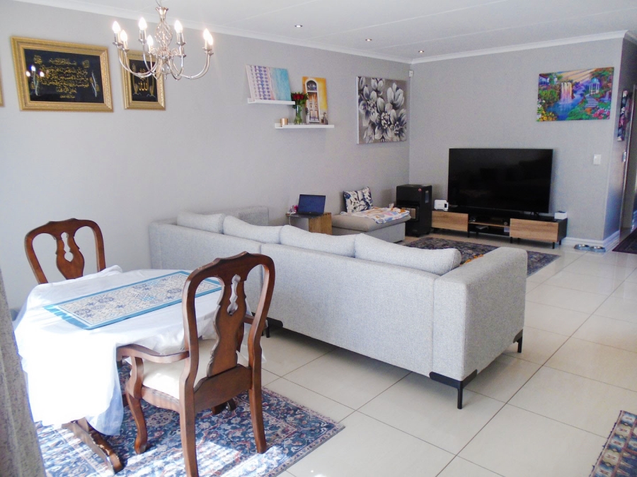 2 Bedroom Property for Sale in Strathavon Gauteng