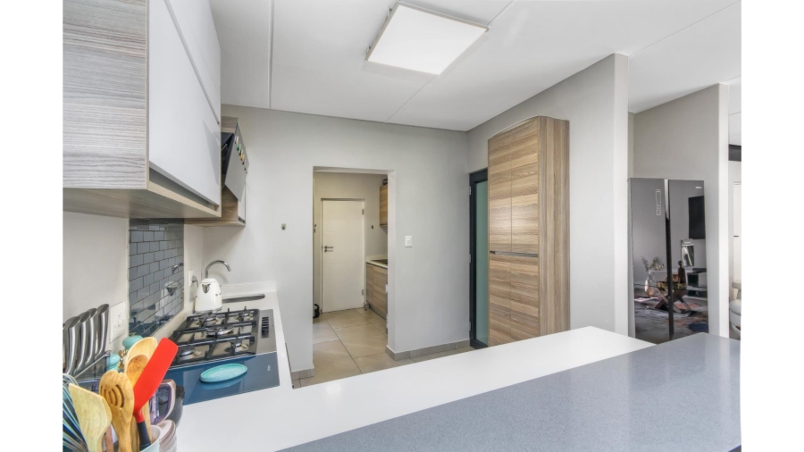 4 Bedroom Property for Sale in Crowthorne AH Gauteng