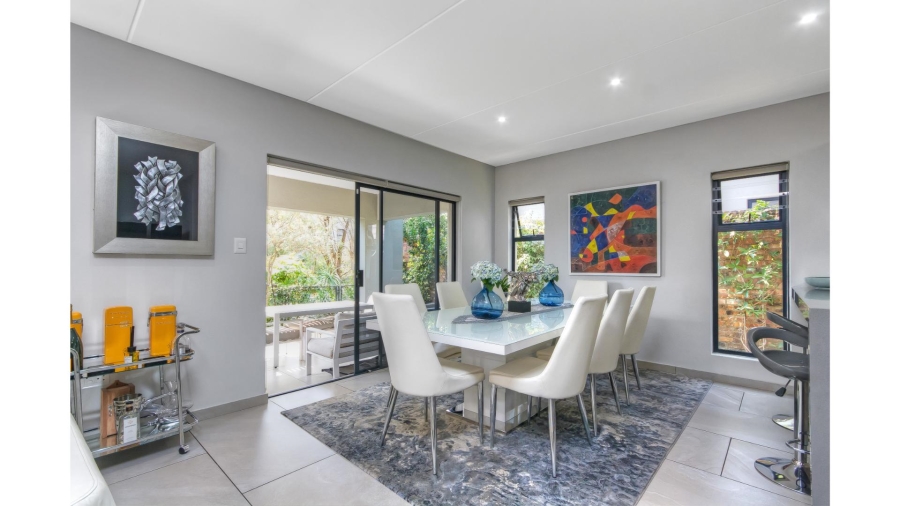 4 Bedroom Property for Sale in Crowthorne AH Gauteng