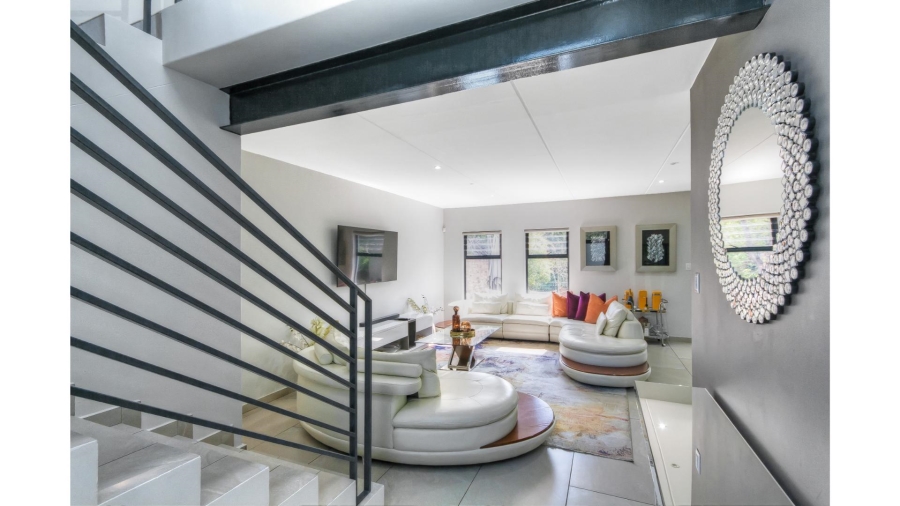 4 Bedroom Property for Sale in Crowthorne AH Gauteng