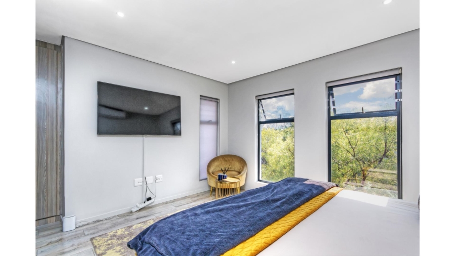 4 Bedroom Property for Sale in Crowthorne AH Gauteng